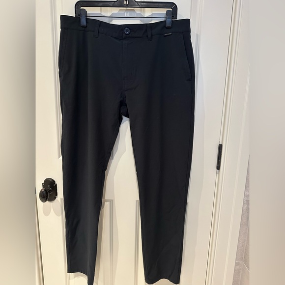 Travis Matthew performance trouser - Picture 1 of 8